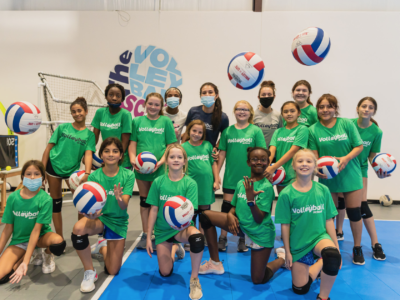 group-class-at-the-volleyball-school