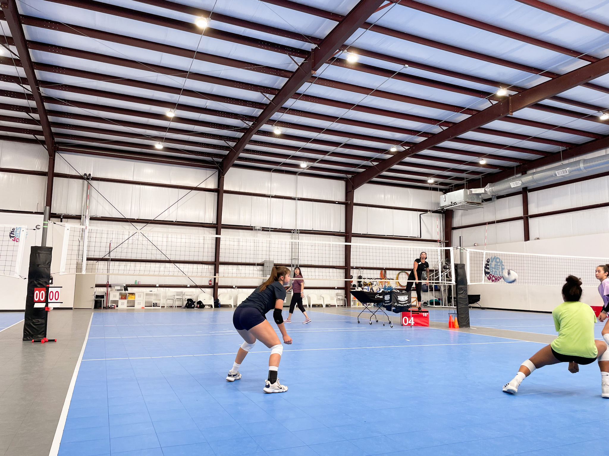 3 girls in advance volleyball training